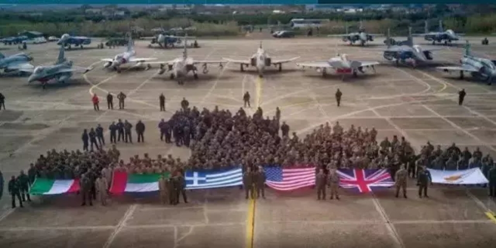 Yunanistan'daki dev tatbikata Katar'ın da katılması tartışma yarattı