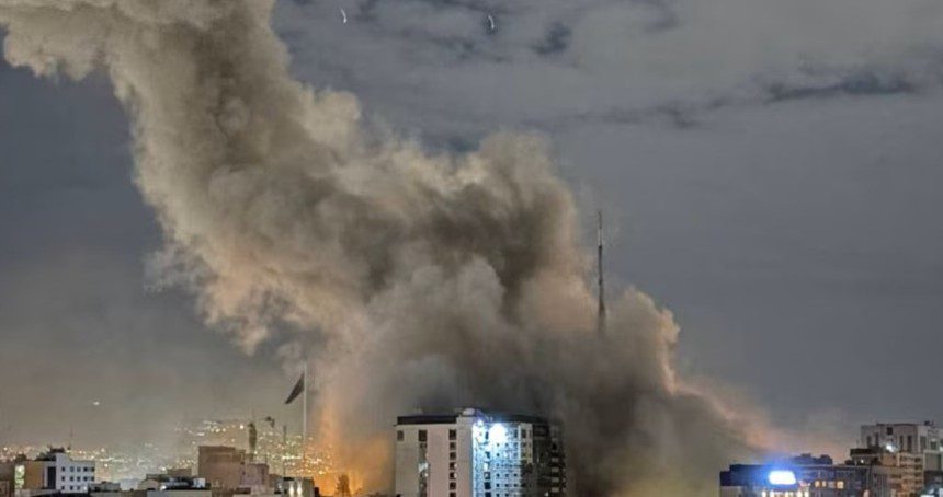 İsrail ordusunun İran'ın başkenti Tahran'a yeni saldırılar başlattığını duyurmasının ardından