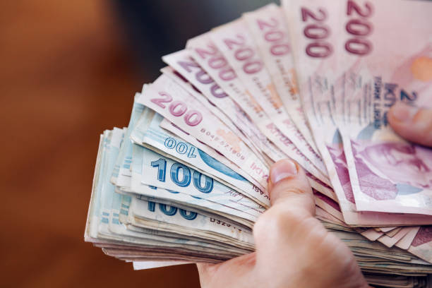 Aile ve Sosyal Hizmetler Bakanı Mahinur Özdemir Göktaş, evlerinde bakılan